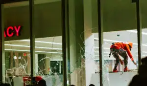 230914 Retail Thieves