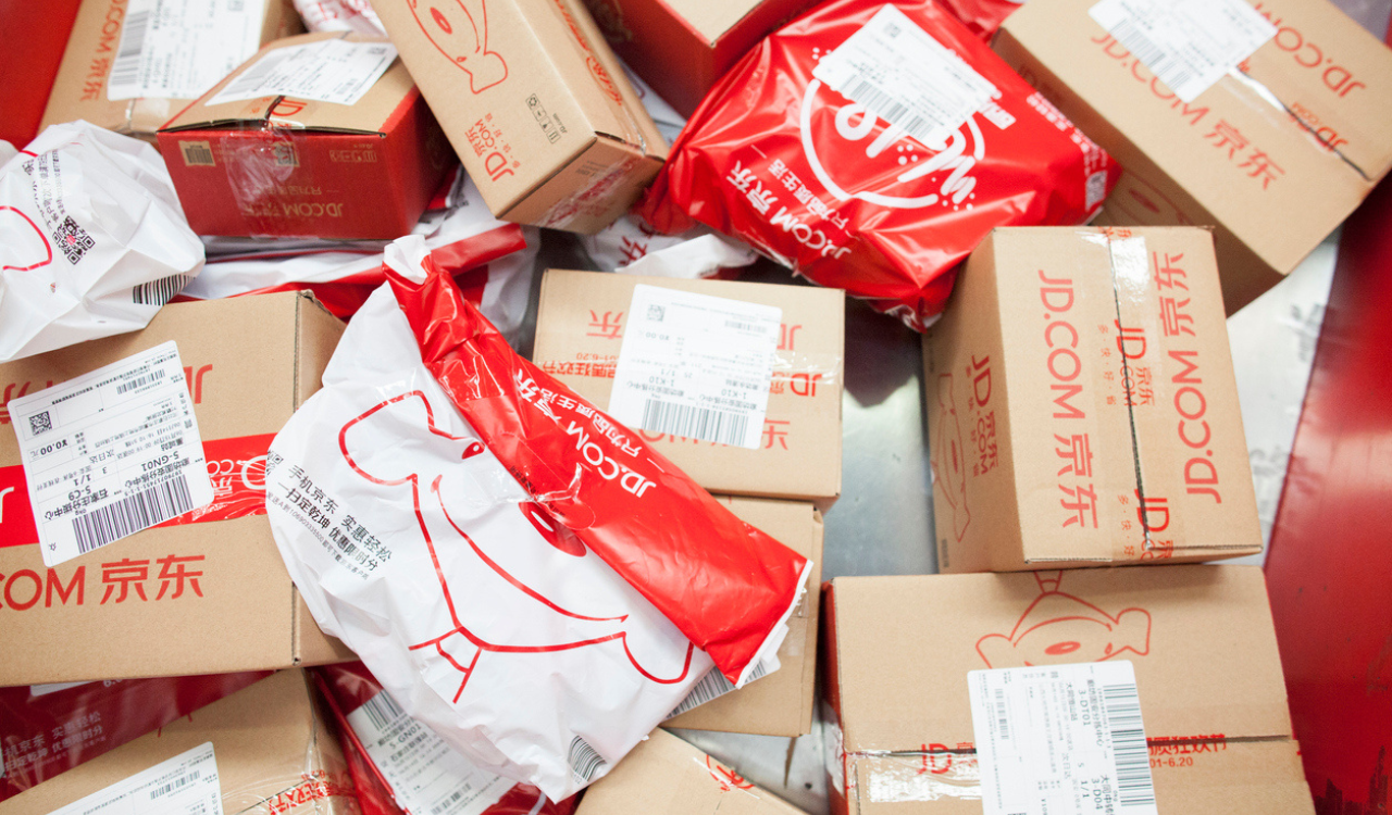 Home 1 Chinese JD Moves West Into Europe